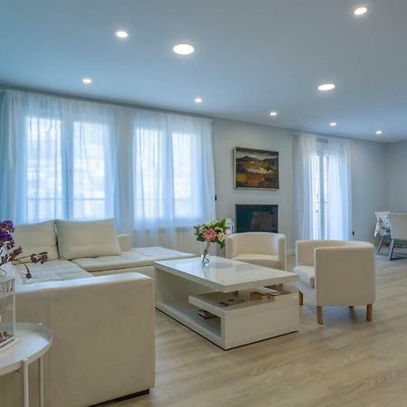 Gran Via Deluxe Apartment Granada Bagian luar foto