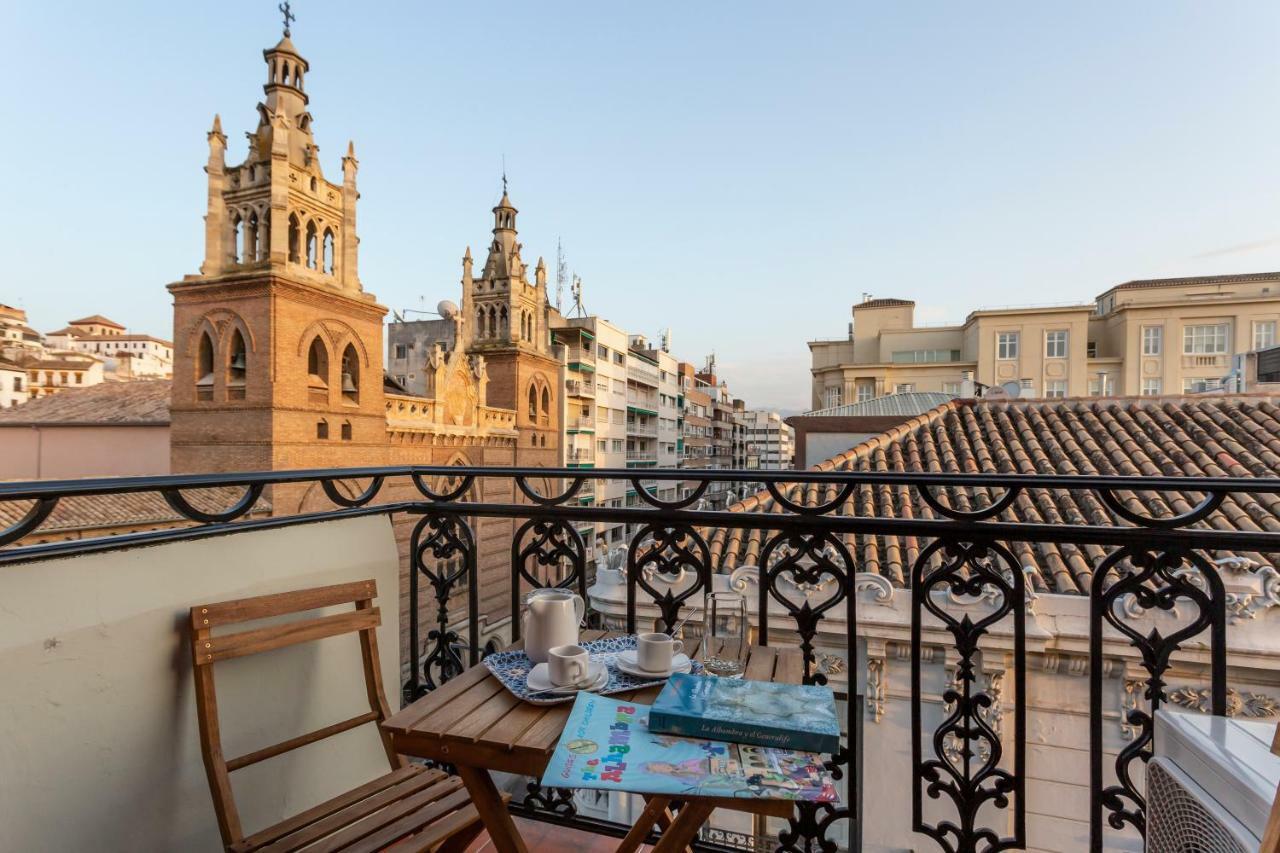 Gran Via Deluxe Apartment Granada Bagian luar foto