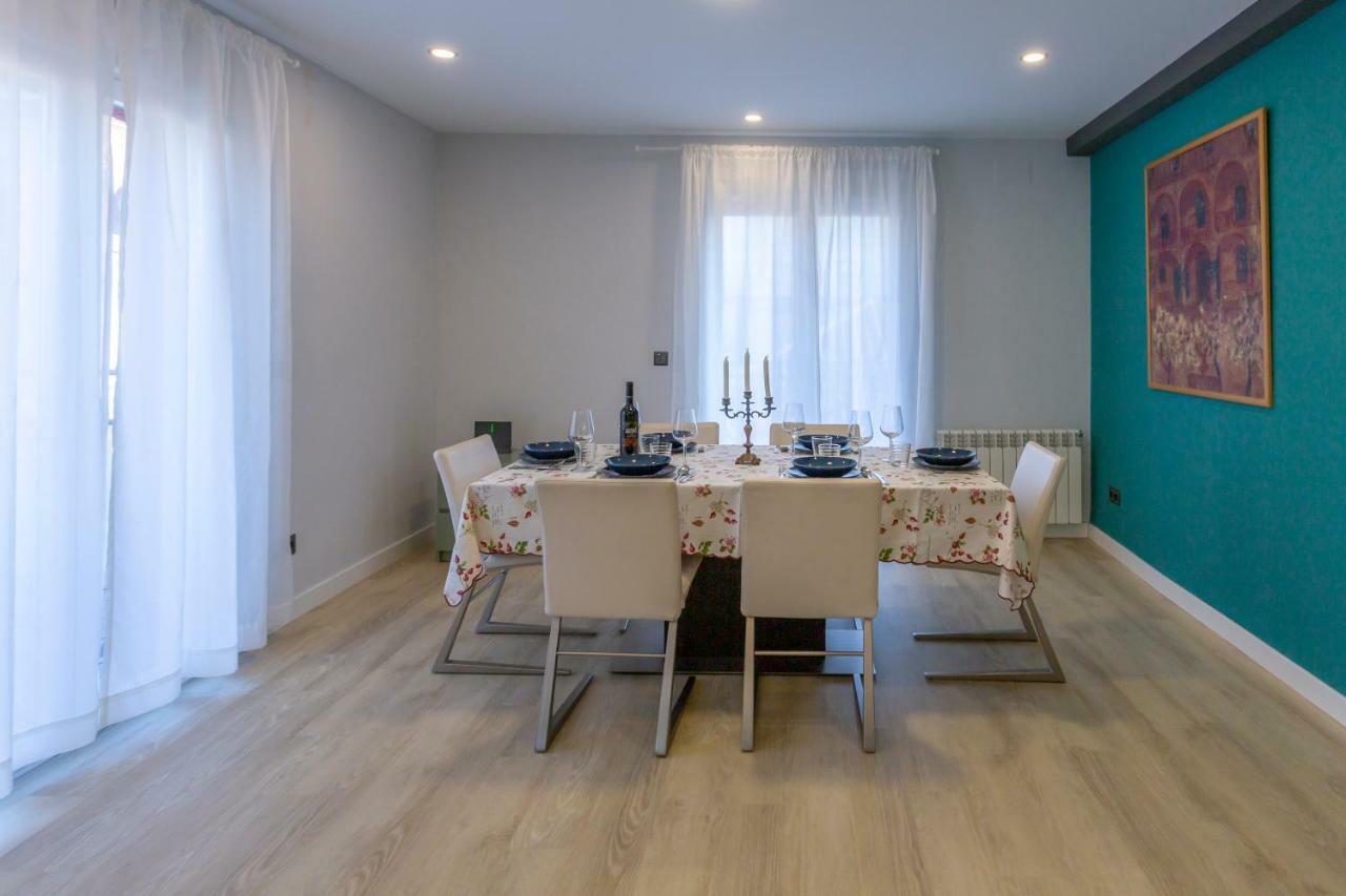 Gran Via Deluxe Apartment Granada Bagian luar foto