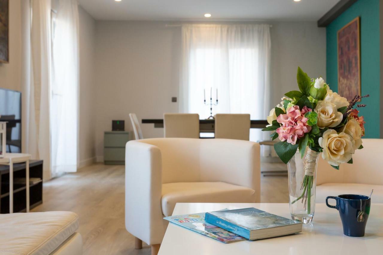 Gran Via Deluxe Apartment Granada Bagian luar foto